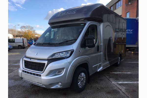photo for Equi-Trek Equinox Excel 3.5t With Deluxe Cab Pack.